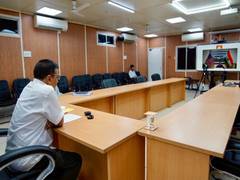 
      
      Kejriwal, US envoy discuss cooperation to address COVID-19...
      
      