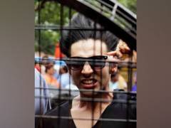 
      
      Cyclone Tauktae: Kartik Aaryan urges people to stay indoors 
      
      