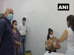 
      
      Manish Sisodia reviews facilities at Delhi's COVID...
      
      