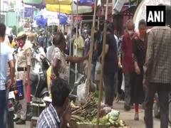 
      
      Crowd flouts Covid-protocols at Guwahati's Ganesh Gudi Market 
      
      