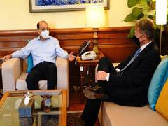 
      
      Shringla meets US Envoy; discusses India-US relations,...
      
      