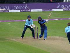 
      
      England restrict India to 201/8 in 1st ODI despite Mithali...
      
      