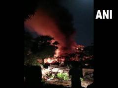 
      
      Mumbai: Fire breaks out in plastic godown in Malad West
      
      