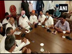 
      
      Capt Amarinder Singh meets Congress leaders from urban areas...
      
      