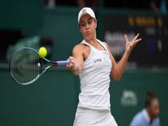
      
      Barty defeats Kerber to enter her first Wimbledon women's final 
      
      