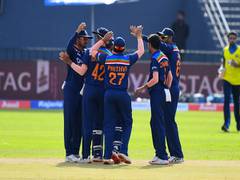 
      
      Ind vs SL, 1st ODI: Karunaratne, Chameera propel hosts to 262/9
      
      