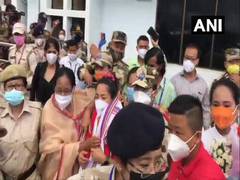 
      
      Olympic silver medallist Mirabai Chanu gets rousing welcome...
      
      