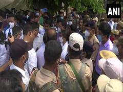 
      
      Assam-Mizoram dispute: Police stop Congress delegation at...
      
      