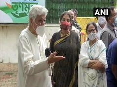 
      
      Javed Akhtar, Shabana Azmi meet Mamata Banerjee in Delhi; say...
      
      