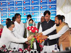 
      
      Former PDP leaders among five who join J-K's Peoples Conference
      
      