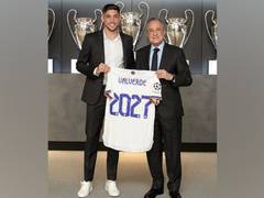 
      
      Federico Valverde extends his stay with Real Madrid until 2027
      
      