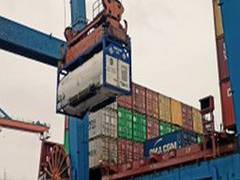 
      
      COVID-19: India delivers 100 tonnes oxygen to Sri Lanka
      
      