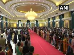
      
      I-Day: Prez hosts 'At Home' function at Rashtrapati Bhavan
      
      
