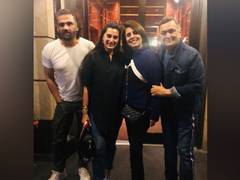 
      
      Rishi, Neetu get a visit from Suniel, Manna Shetty in NYC
      
      