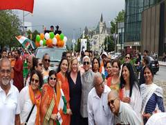 
      
      Canada: Ottawa streets decked up in tricolour for I-Day...
      
      