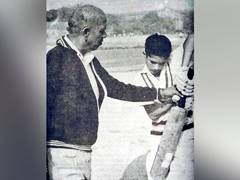 
      
      Tendulkar pays homage to coach Ramakant Achrekar on Teachers' Day
      
      