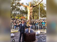 
      
      Zlatan Ibrahimovic unveils his statue in Sweden
      
      