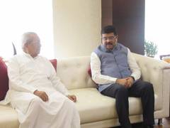 
      
      Dharmendra Pradhan meets Andhra CM, Guv in Amaravati
      
      