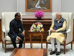 
      
      Delhi: J-K LG Girish Murmu calls on PM Modi
      
      