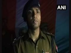 
      
      UP: 1 dead, 4 injured after unidentified miscreants open fire...
      
      