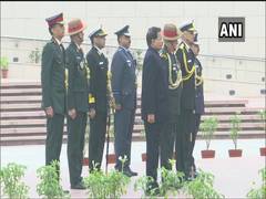 
      
      Army, Navy, Air Force Chiefs pay tribute at National War...
      
      