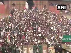 
      
      Delhi: Massive protest against new citizenship law in Jama...
      
      