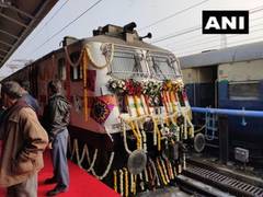 
      
      Gujarat CM flags off Ahmedabad-Mumbai Tejas Express
      
      