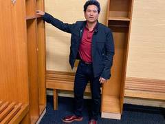 
      
      Sachin Tendulkar pays visit to SCG ahead of Bushfire Cricket Bash
      
      