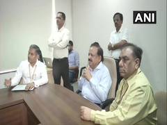 
      
      COVID-19: Harsh Vardhan holds meeting with NCDC officials
      
      