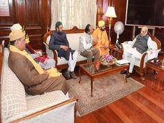 
      
      Delegation led by Syed Naseruddin Chishty meets Amit Shah
      
      