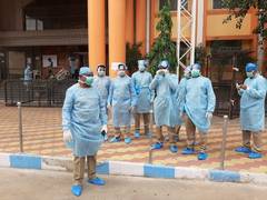 
      
       Telangana: Police deployed at Gandhi Hospital, Hyderabad...
      
      