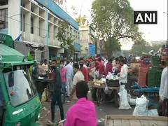 
      
      Lockdown : Delhi's Okhla Market remains open
      
      