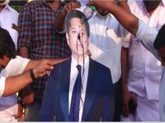 
      
      Youth Congress workers in Kochi pour black oil on Sachin...
      
      