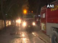 
      
      Delhi: Fire breaks out in building at Sri Aurobindo Marg
      
      