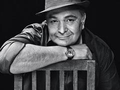 
      
      Anupam Kher remembers Rishi Kapoor with NYC cab video:...
      
      