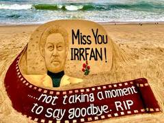 
      
      Sudarshan Pattnaik pays tribute to Irrfan Khan with his sand art 
      
      