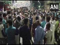
      
      Migrants in Hyderabad try to reach railway station, assuming...
      
      
