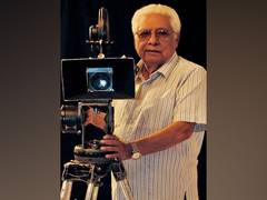 
      
      Veteran filmmaker Basu Chatterjee passes away
      
      