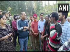 
      
      4 killed in J-K's Baramulla cloudburst; Deputy Commissioner...
      
      