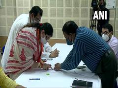 
      
      BJP's Priyanka Tibrewal files nomination for Bhabanipur by-polls
      
      