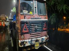 
      
      Two injured in road accident in Maharashtra's Thane
      
      