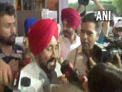 
      
      Punjab CM-designate Charanjit Singh Channi reaches Raj Bhawan...
      
      