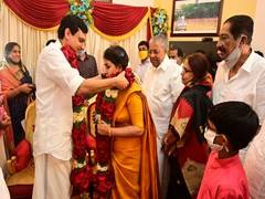 
      
      Kerala CM's daughter ties the knot with DYFI President 
      
      