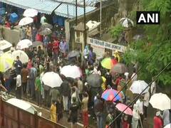 
      
      Sushant Singh Rajput cremated in Mumbai's Vile Parle amid...
      
      