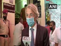 
      
      French envoy visits Tughlaqabad to see distribution of ration
      
      