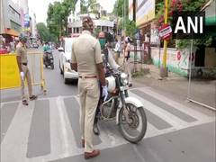 
      
      Pune: Police maintain strict vigil during complete lockdown
      
      