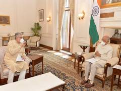 
      
      TMC delegation meets President Kovind over BJP MLA's death
      
      