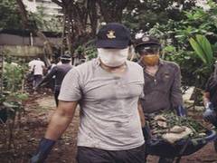 
      
      Mumbai: Randeep Hooda takes part in cleanliness drive at...
      
      