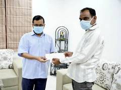 
      
      Arvind Kejriwal hands over Rs 1 crore cheque to family of...
      
      