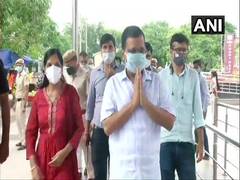 
      
      Delhi CM offers prayers at Hanuman Temple, CP on his birthday 
      
      